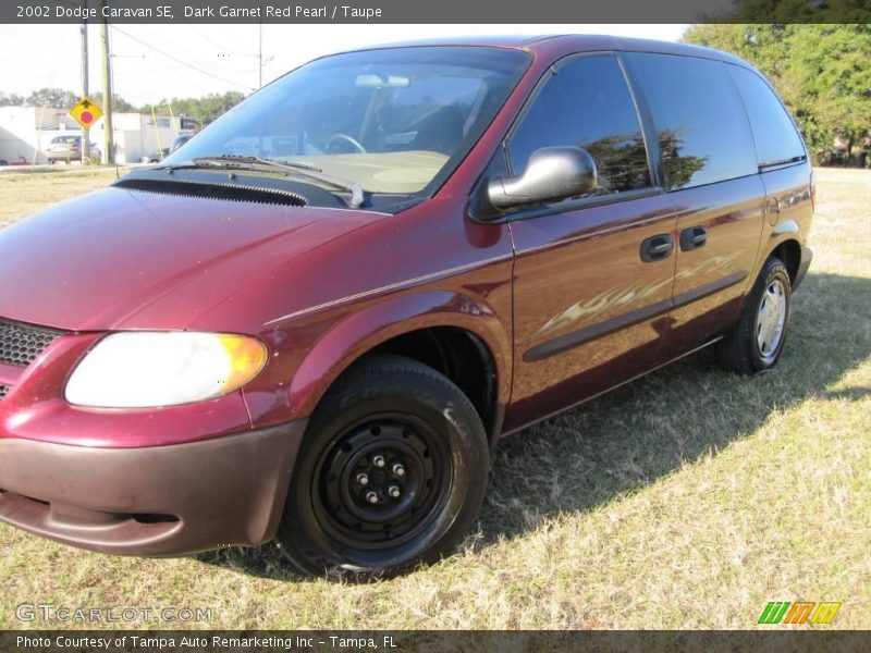 Dark Garnet Red Pearl / Taupe 2002 Dodge Caravan SE