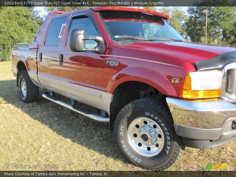 Toreador Red Metallic / Medium Graphite 2001 Ford F250 Super Duty XLT Super Crew 4x4
