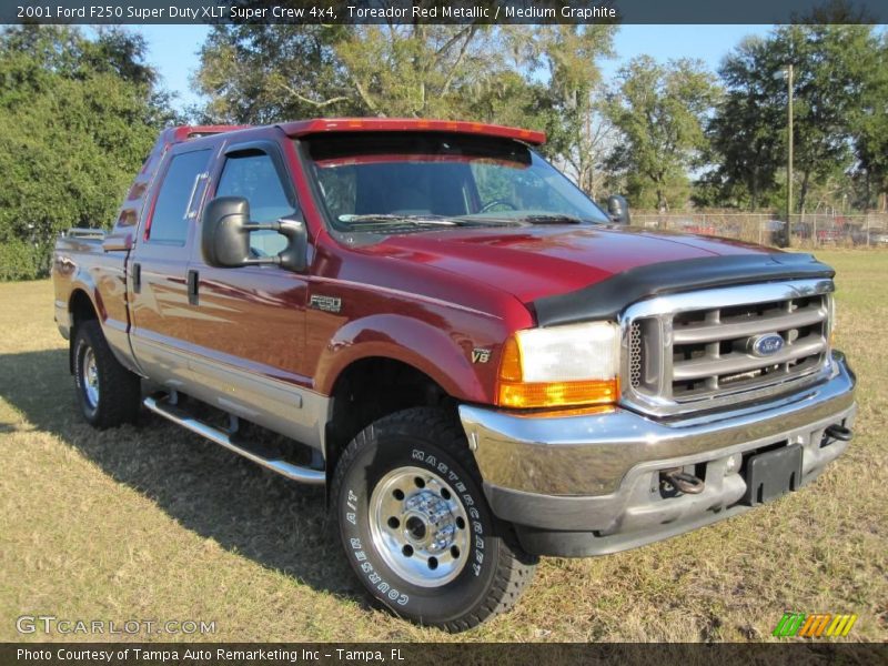 Toreador Red Metallic / Medium Graphite 2001 Ford F250 Super Duty XLT Super Crew 4x4