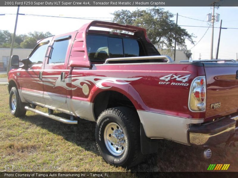 Toreador Red Metallic / Medium Graphite 2001 Ford F250 Super Duty XLT Super Crew 4x4