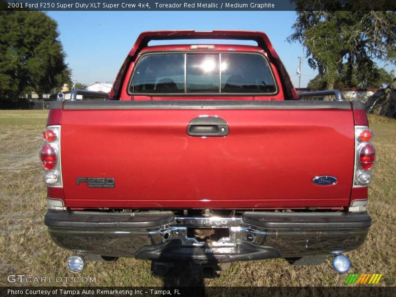 Toreador Red Metallic / Medium Graphite 2001 Ford F250 Super Duty XLT Super Crew 4x4