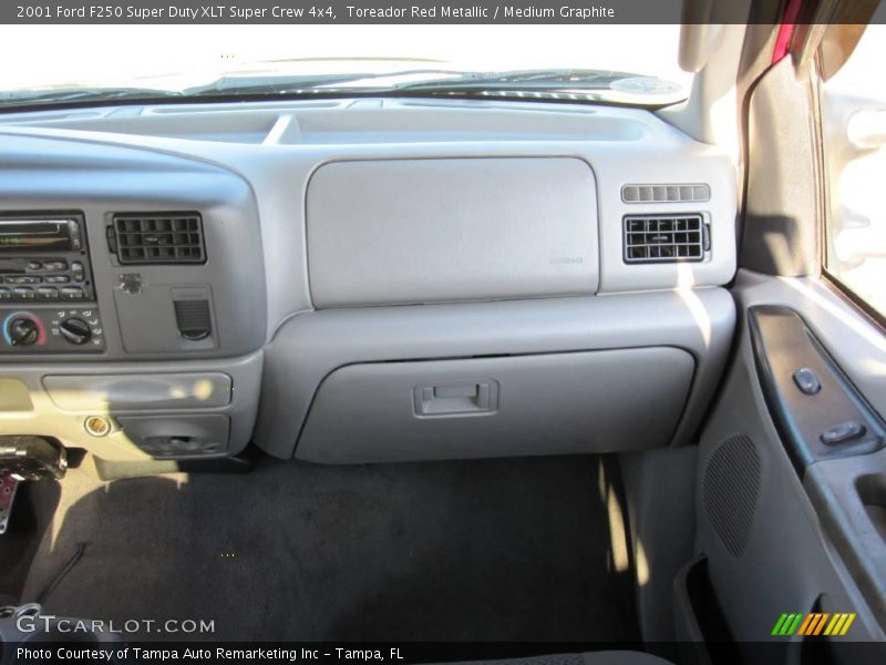 Toreador Red Metallic / Medium Graphite 2001 Ford F250 Super Duty XLT Super Crew 4x4