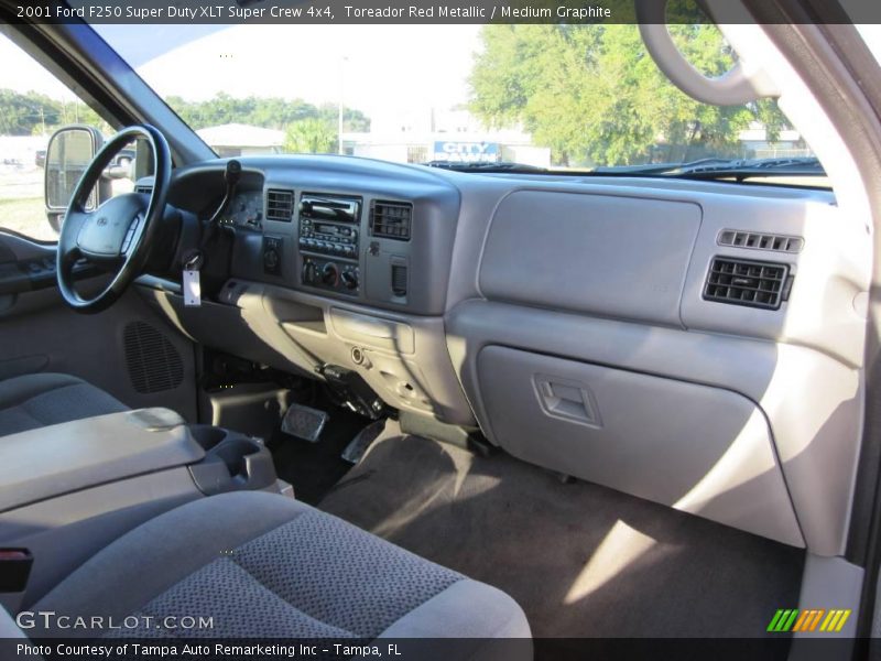 Toreador Red Metallic / Medium Graphite 2001 Ford F250 Super Duty XLT Super Crew 4x4