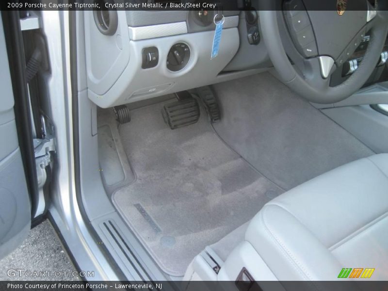 Crystal Silver Metallic / Black/Steel Grey 2009 Porsche Cayenne Tiptronic
