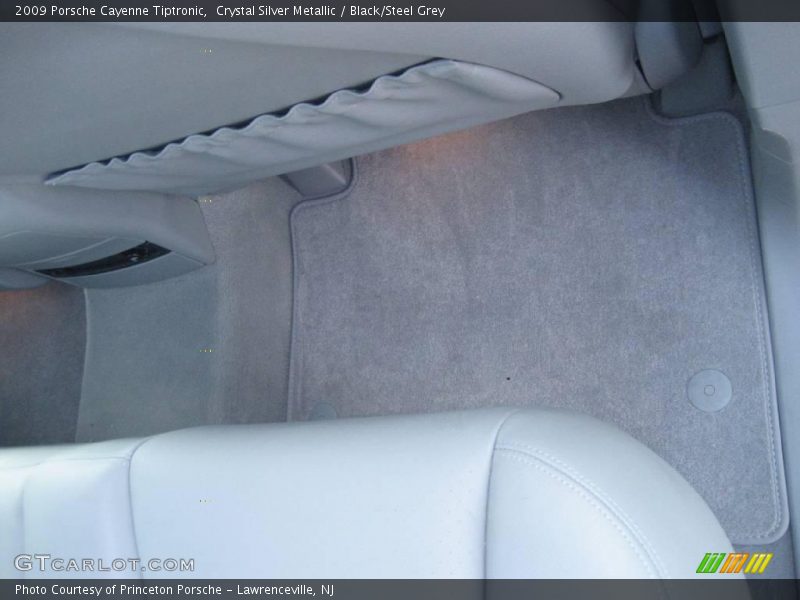 Crystal Silver Metallic / Black/Steel Grey 2009 Porsche Cayenne Tiptronic