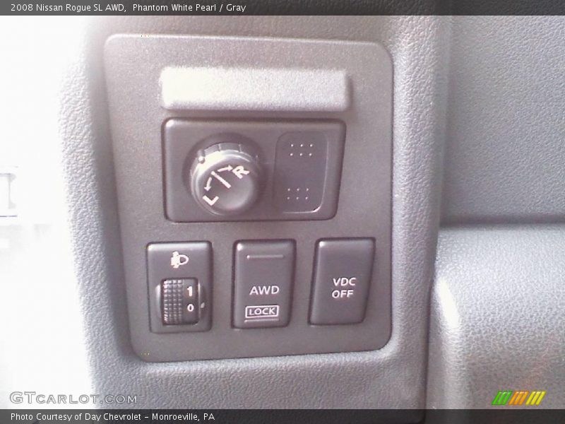 Phantom White Pearl / Gray 2008 Nissan Rogue SL AWD