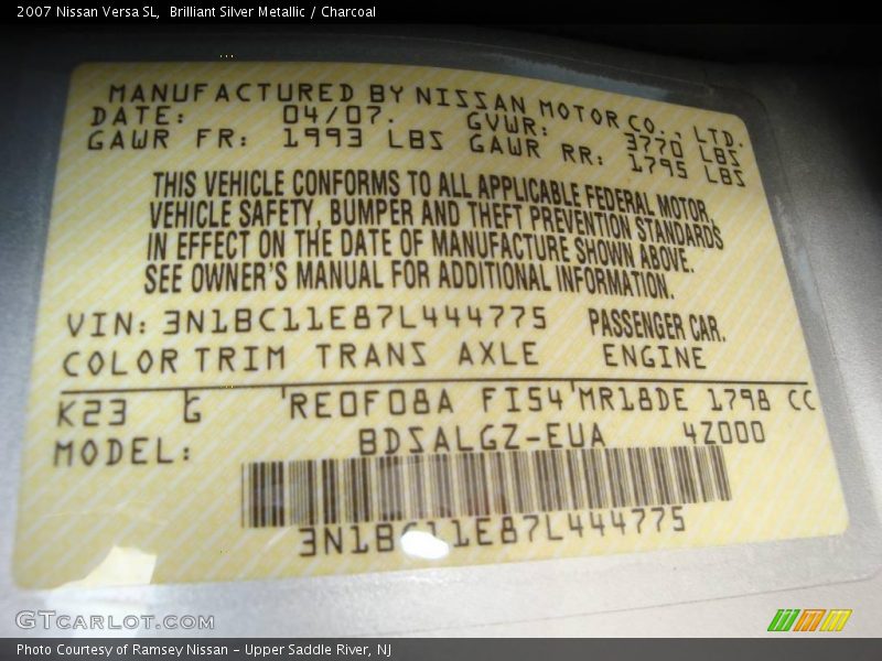 Brilliant Silver Metallic / Charcoal 2007 Nissan Versa SL