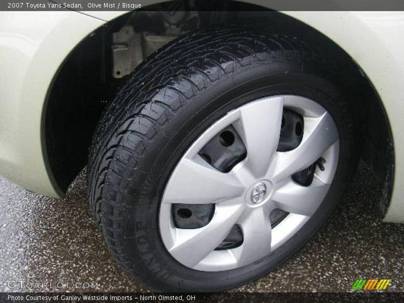 Olive Mist / Bisque 2007 Toyota Yaris Sedan