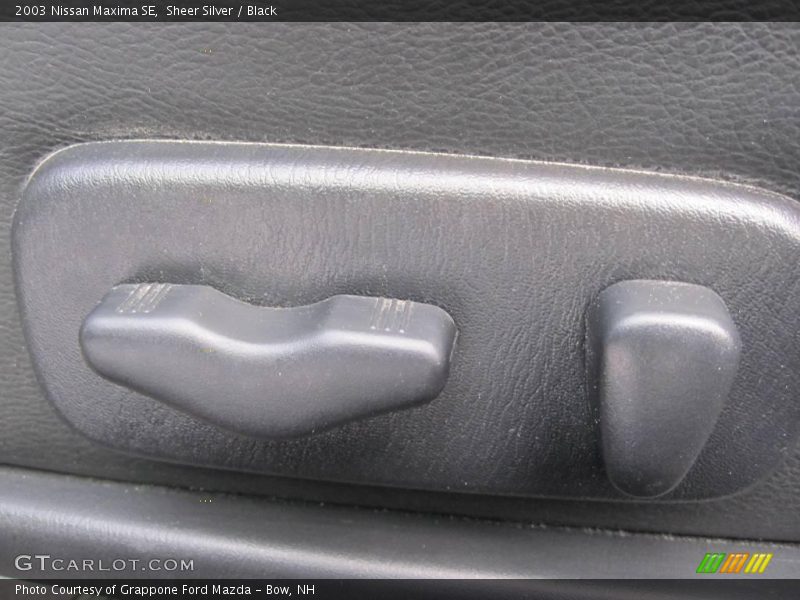 Sheer Silver / Black 2003 Nissan Maxima SE