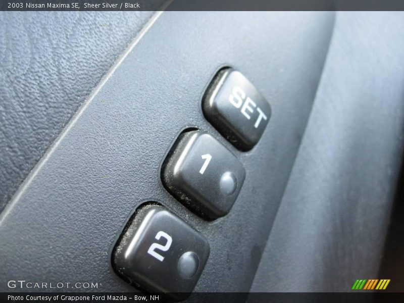 Sheer Silver / Black 2003 Nissan Maxima SE