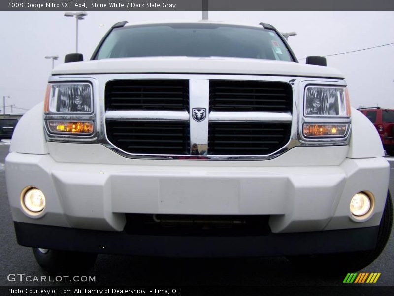 Stone White / Dark Slate Gray 2008 Dodge Nitro SXT 4x4