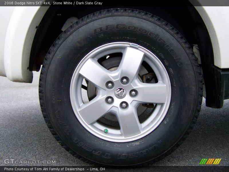 Stone White / Dark Slate Gray 2008 Dodge Nitro SXT 4x4