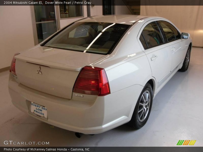 Dover White Pearl / Petrol Gray 2004 Mitsubishi Galant ES