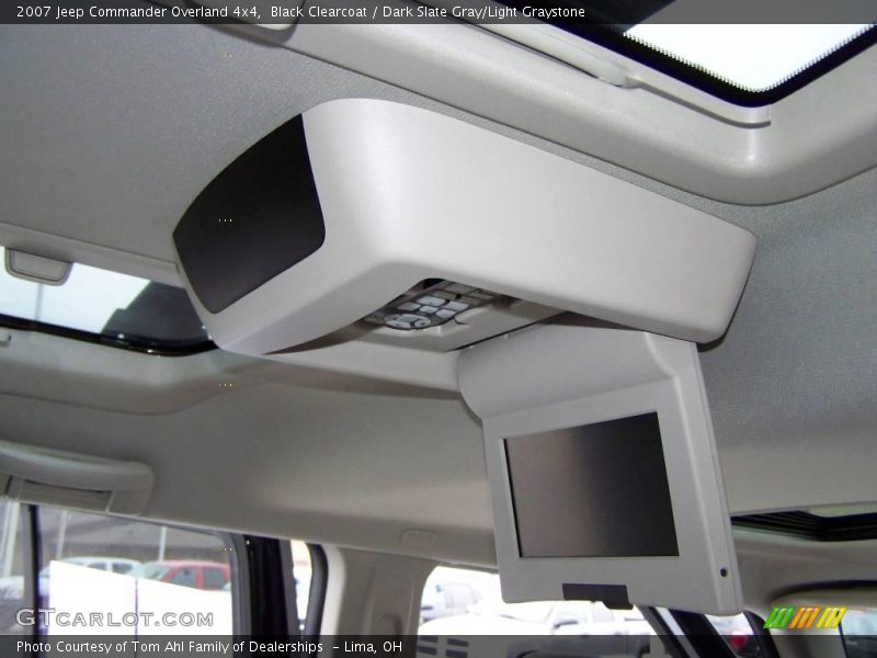 Black Clearcoat / Dark Slate Gray/Light Graystone 2007 Jeep Commander Overland 4x4