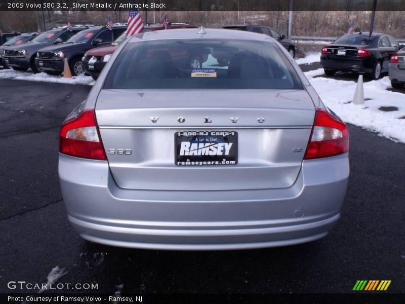 Silver Metallic / Anthracite Black 2009 Volvo S80 3.2