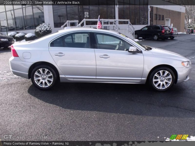 Silver Metallic / Anthracite Black 2009 Volvo S80 3.2