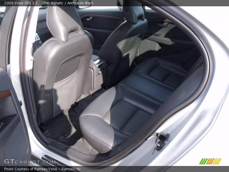 Silver Metallic / Anthracite Black 2009 Volvo S80 3.2