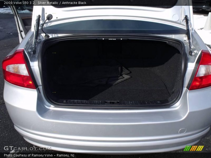 Silver Metallic / Anthracite Black 2009 Volvo S80 3.2