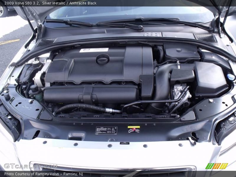 Silver Metallic / Anthracite Black 2009 Volvo S80 3.2