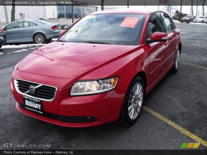 Passion Red / Off Black 2009 Volvo S40 2.4i