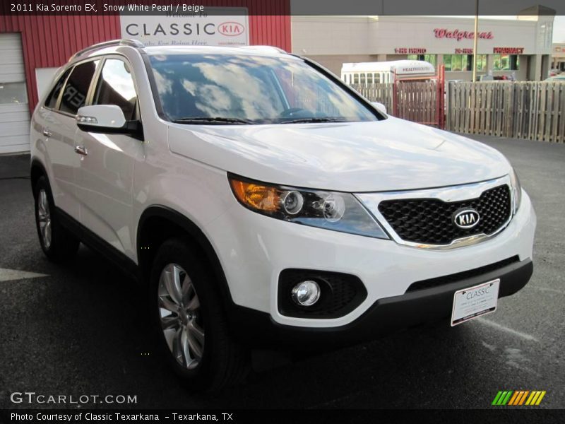 Snow White Pearl / Beige 2011 Kia Sorento EX