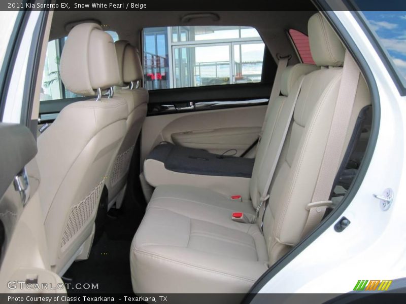 Snow White Pearl / Beige 2011 Kia Sorento EX
