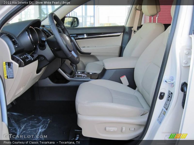 Snow White Pearl / Beige 2011 Kia Sorento EX