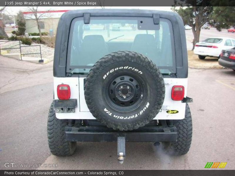 Bright White / Spice Beige 1995 Jeep Wrangler S 4x4