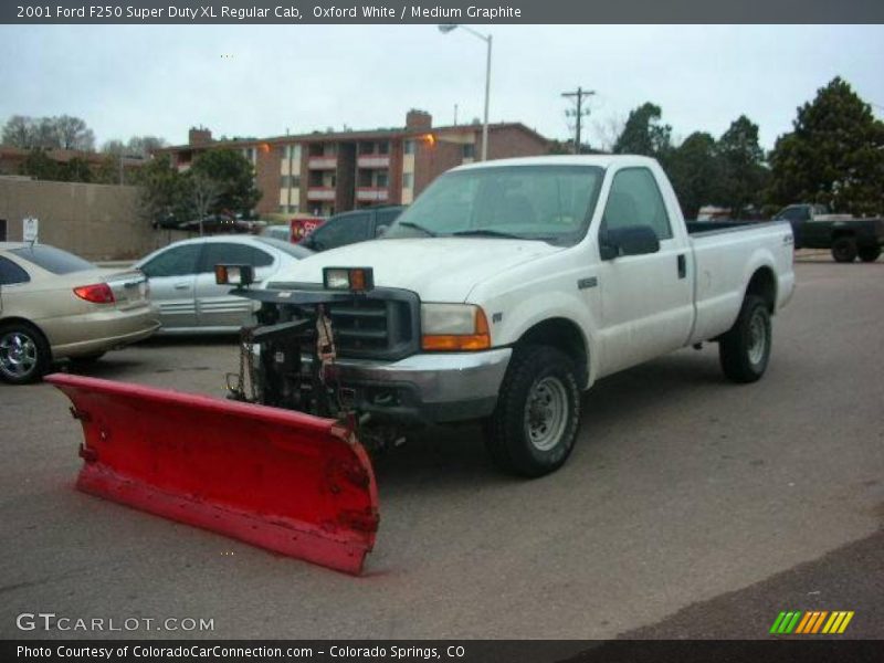 Oxford White / Medium Graphite 2001 Ford F250 Super Duty XL Regular Cab