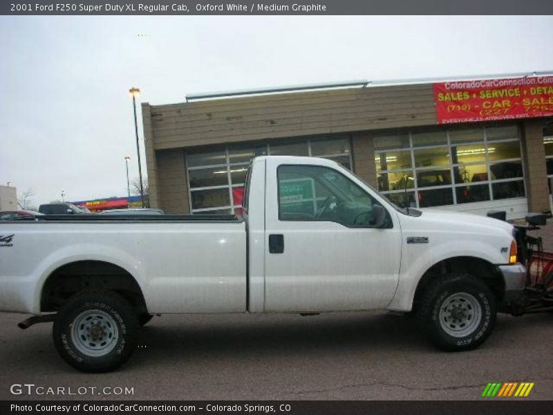 Oxford White / Medium Graphite 2001 Ford F250 Super Duty XL Regular Cab