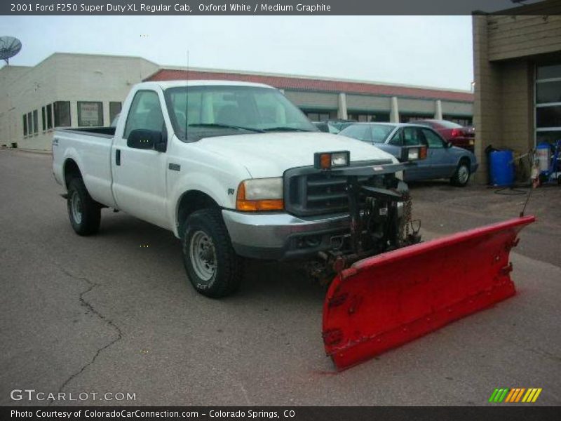 Oxford White / Medium Graphite 2001 Ford F250 Super Duty XL Regular Cab