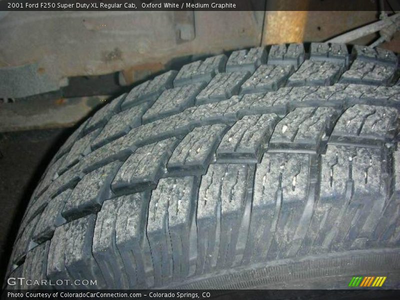 Oxford White / Medium Graphite 2001 Ford F250 Super Duty XL Regular Cab