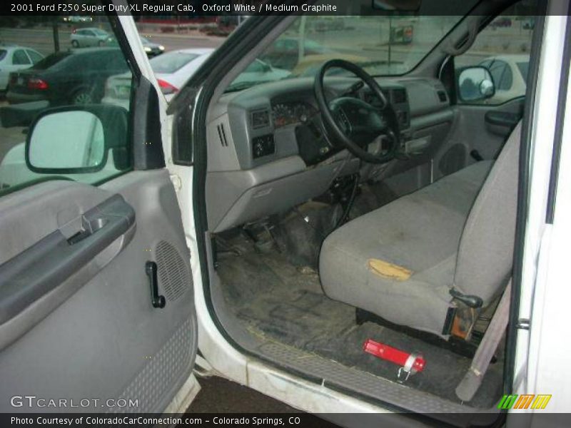 Oxford White / Medium Graphite 2001 Ford F250 Super Duty XL Regular Cab