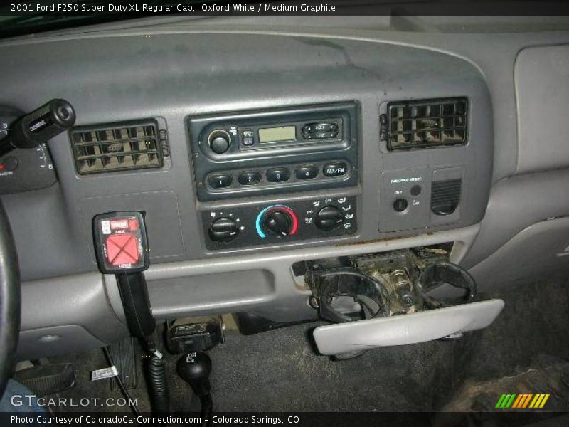 Oxford White / Medium Graphite 2001 Ford F250 Super Duty XL Regular Cab