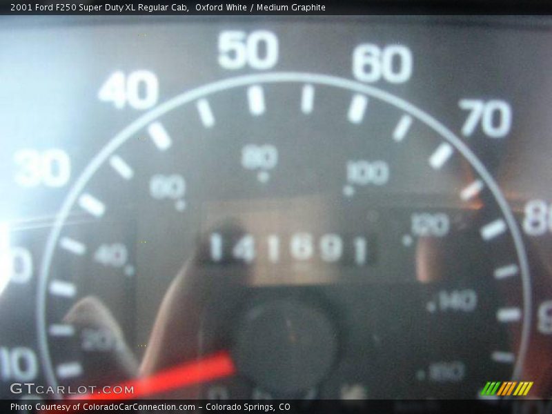 Oxford White / Medium Graphite 2001 Ford F250 Super Duty XL Regular Cab