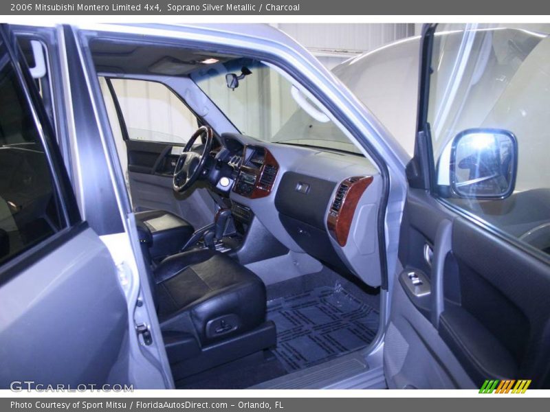 Soprano Silver Metallic / Charcoal 2006 Mitsubishi Montero Limited 4x4