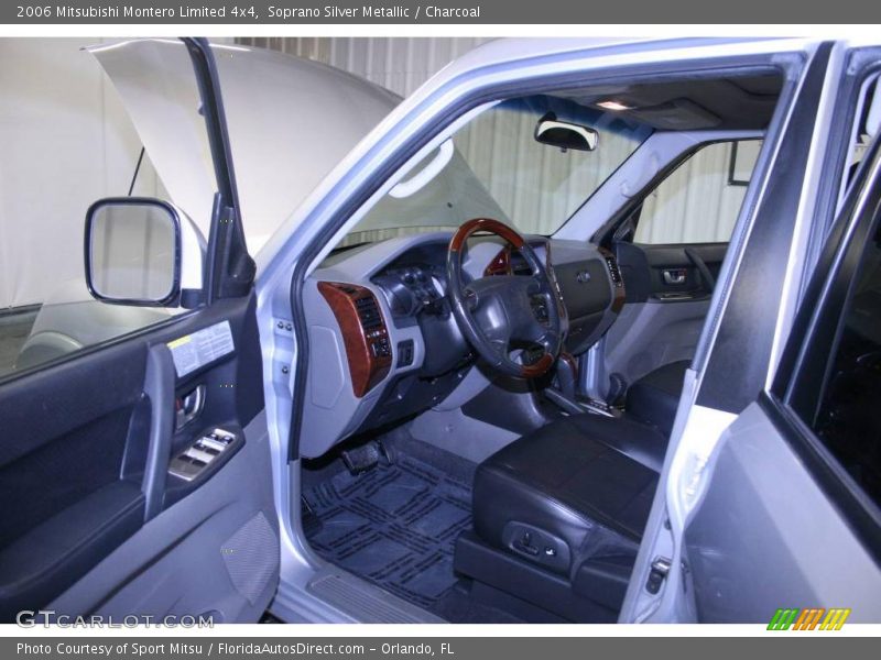 Soprano Silver Metallic / Charcoal 2006 Mitsubishi Montero Limited 4x4