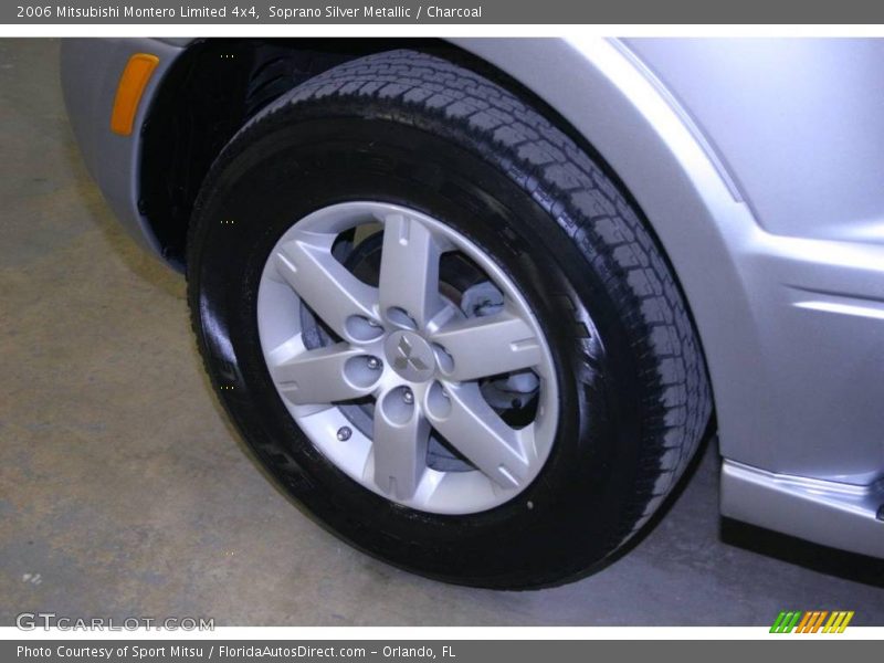 Soprano Silver Metallic / Charcoal 2006 Mitsubishi Montero Limited 4x4