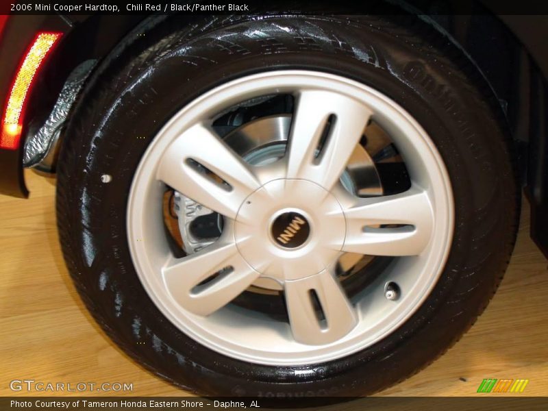 Chili Red / Black/Panther Black 2006 Mini Cooper Hardtop