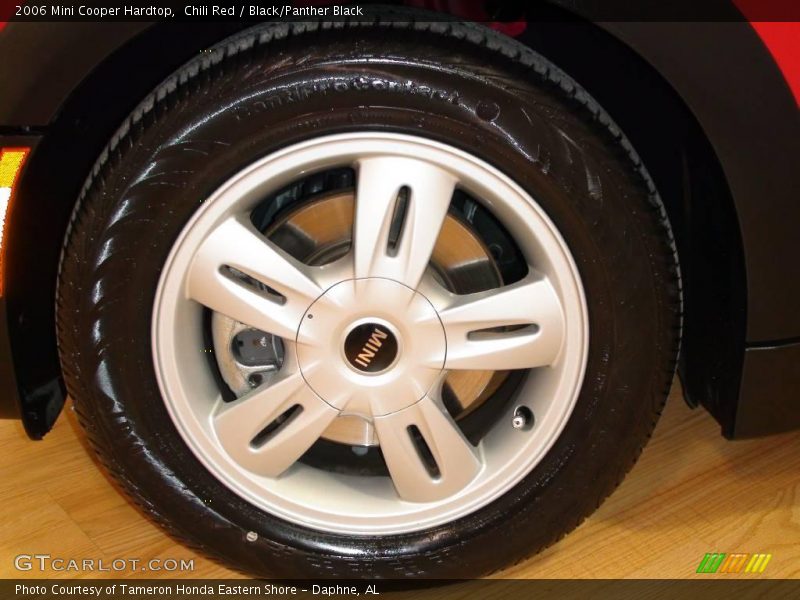 Chili Red / Black/Panther Black 2006 Mini Cooper Hardtop