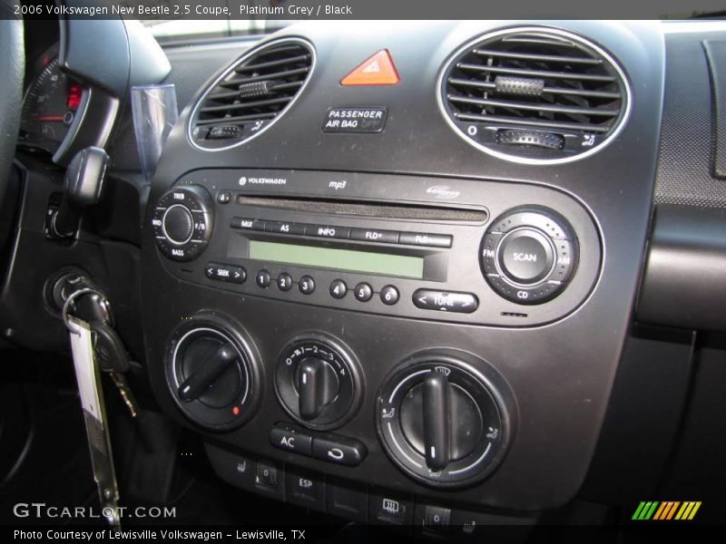 Platinum Grey / Black 2006 Volkswagen New Beetle 2.5 Coupe