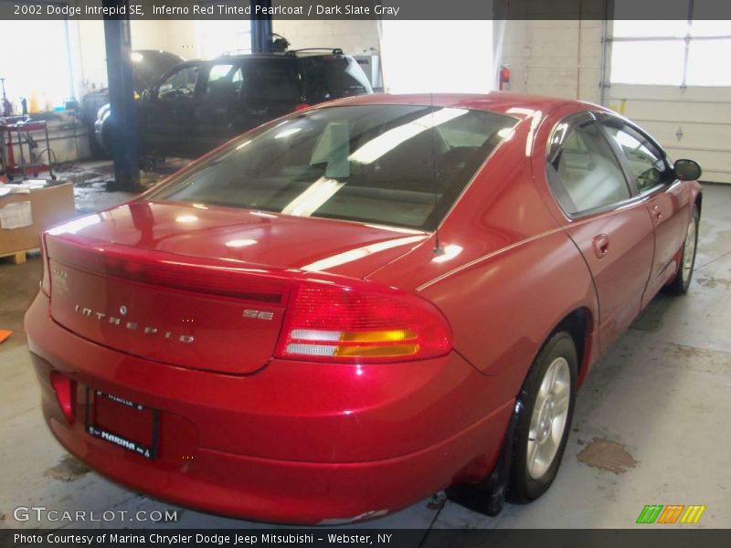 Inferno Red Tinted Pearlcoat / Dark Slate Gray 2002 Dodge Intrepid SE