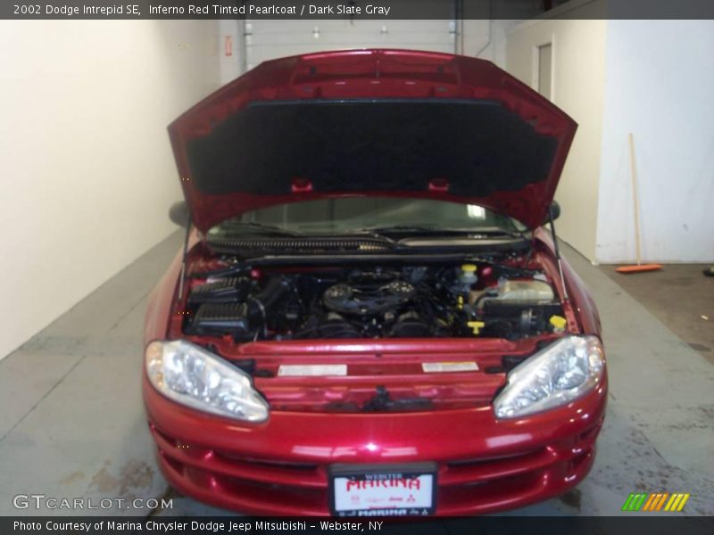 Inferno Red Tinted Pearlcoat / Dark Slate Gray 2002 Dodge Intrepid SE