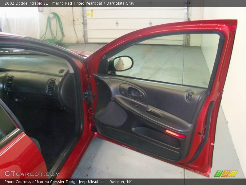 Inferno Red Tinted Pearlcoat / Dark Slate Gray 2002 Dodge Intrepid SE