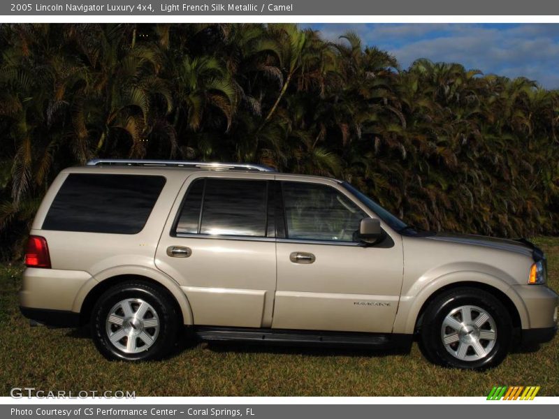 Light French Silk Metallic / Camel 2005 Lincoln Navigator Luxury 4x4