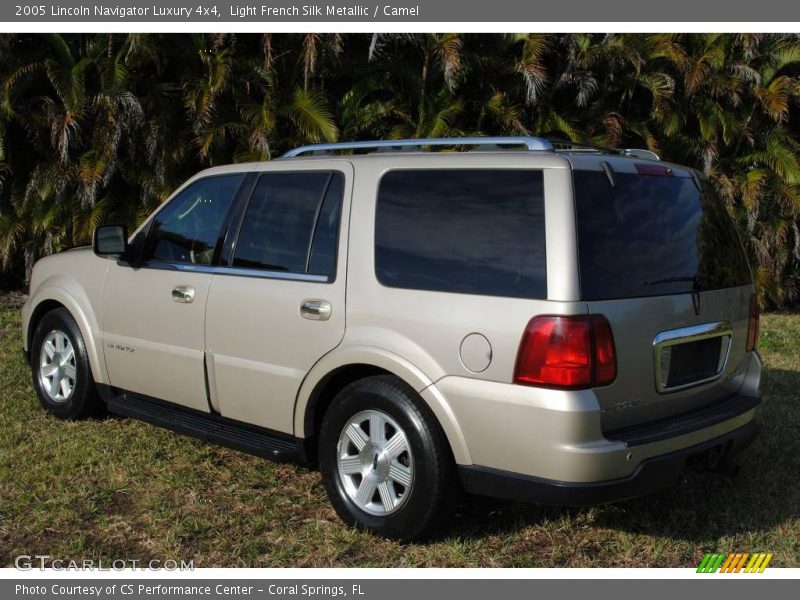 Light French Silk Metallic / Camel 2005 Lincoln Navigator Luxury 4x4