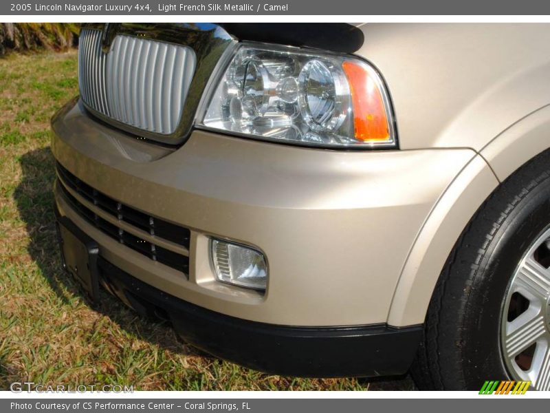 Light French Silk Metallic / Camel 2005 Lincoln Navigator Luxury 4x4