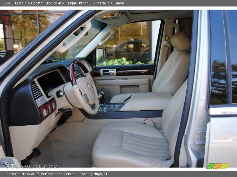 Light French Silk Metallic / Camel 2005 Lincoln Navigator Luxury 4x4