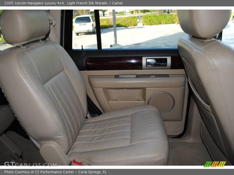 Light French Silk Metallic / Camel 2005 Lincoln Navigator Luxury 4x4