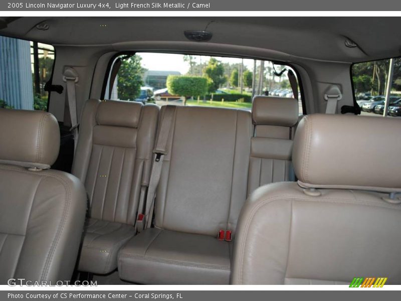 Light French Silk Metallic / Camel 2005 Lincoln Navigator Luxury 4x4